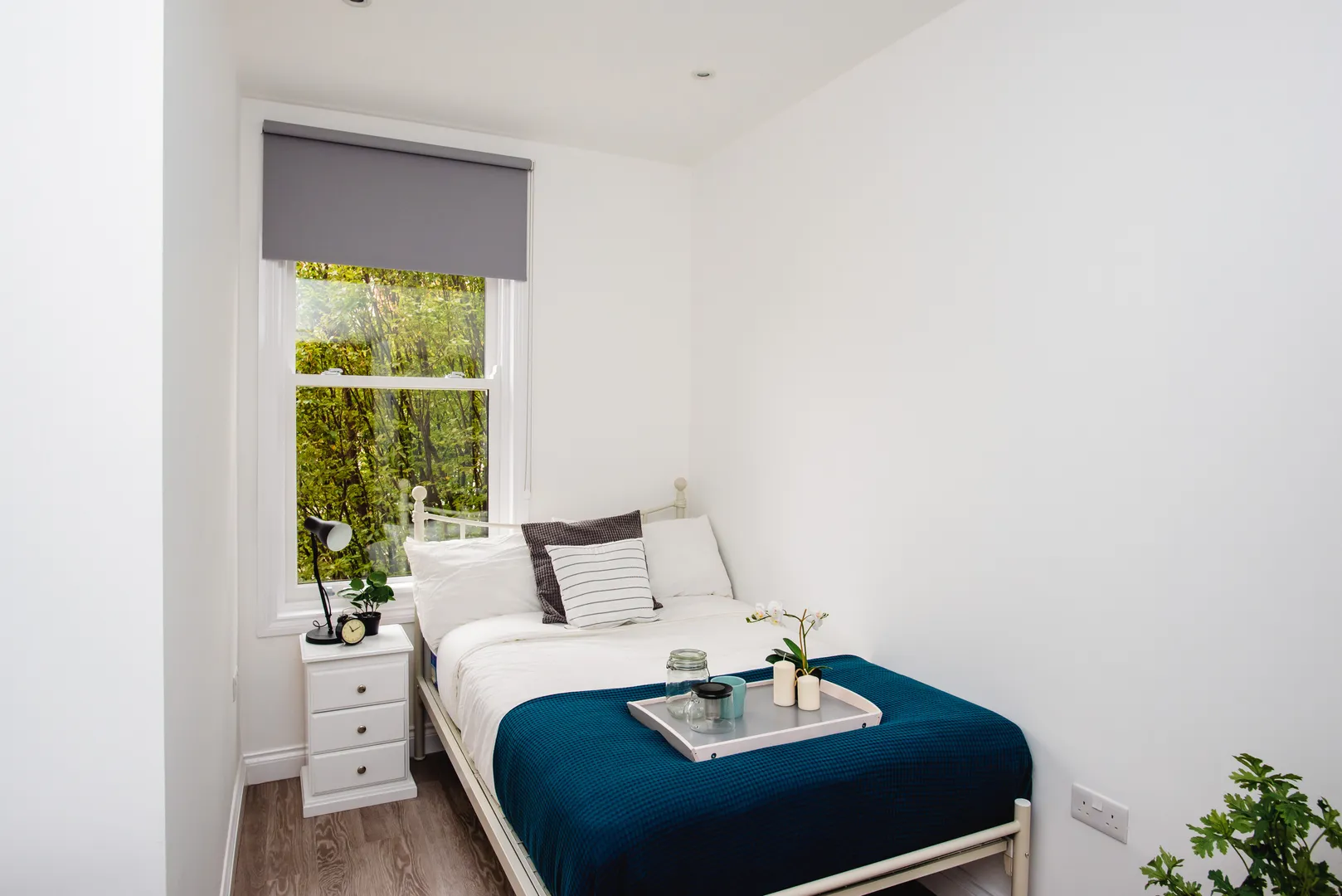 Flat C, 25 Lister Gate - Luxury 5 Bed City Centre Apartment - Image 4